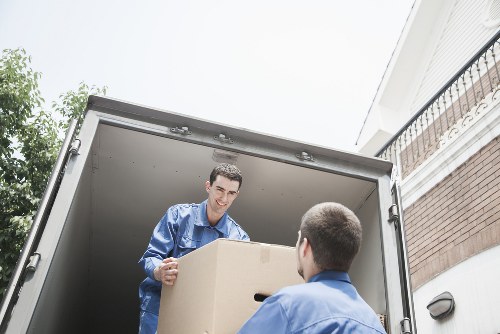Local removal truck service supporting a move in Battersea apartments